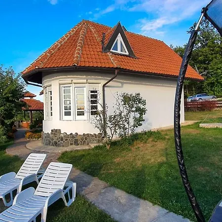 Villa Mira *