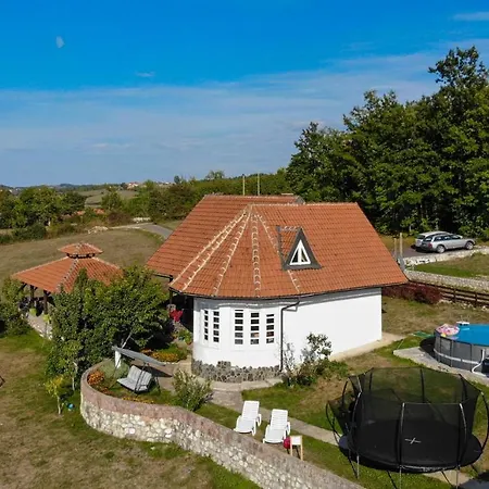 Mira Villa
