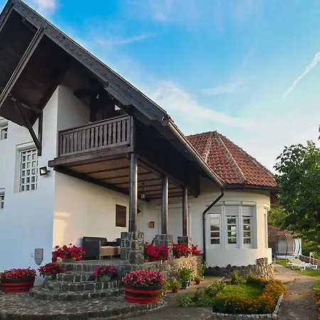 Villa Mira *